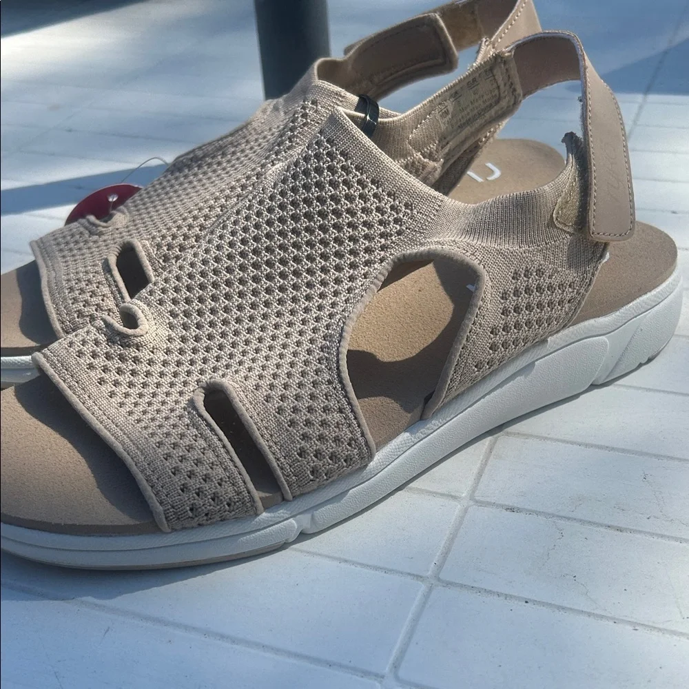 NWT Ryka Women's Taupe Knit Sandals - Picture 6 of 7